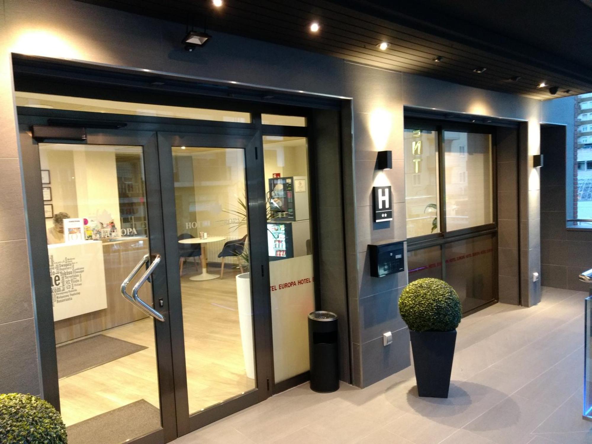 Hotel Europa Figueres  Exterior photo