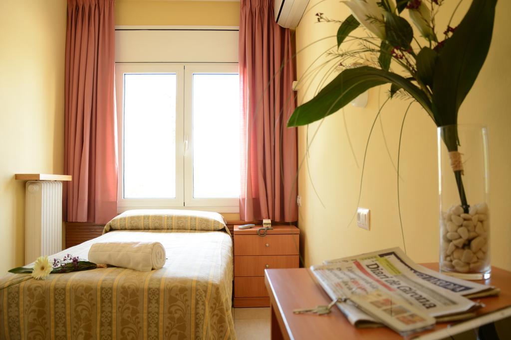 Hotel Europa Figueres  Exterior photo