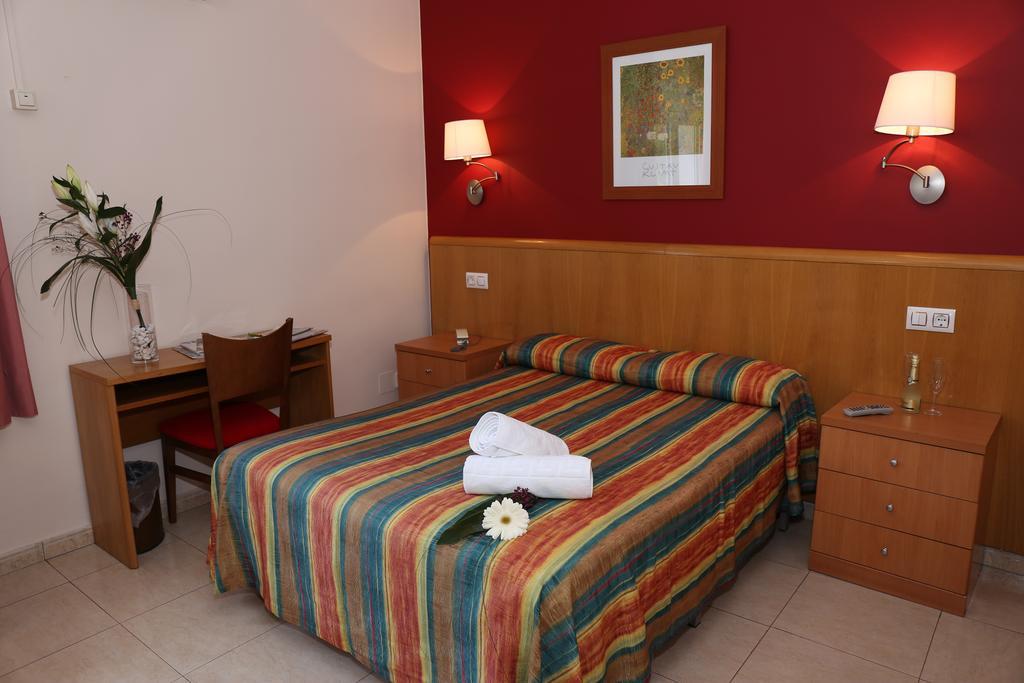 Hotel Europa Figueres  Exterior photo