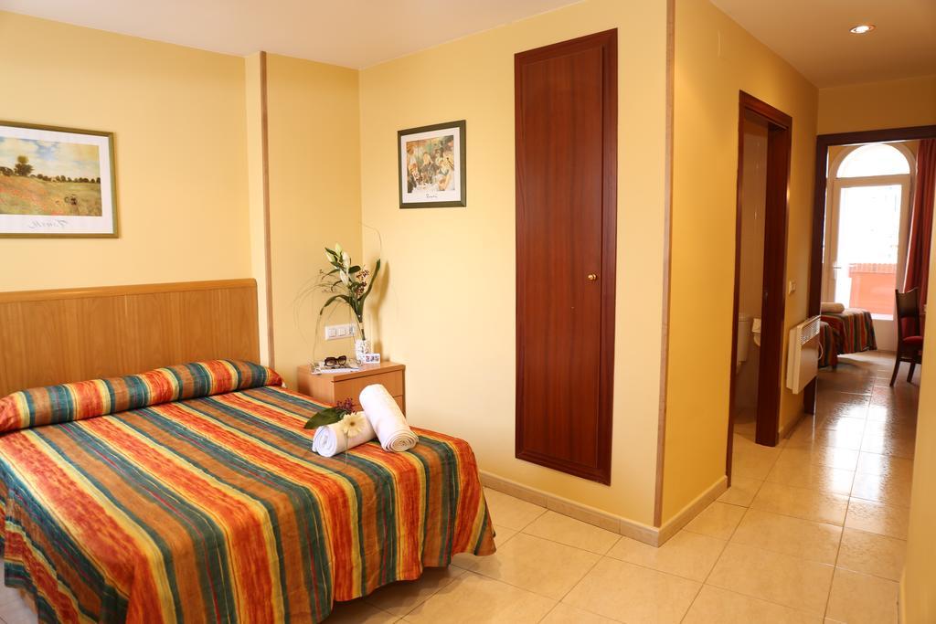 Hotel Europa Figueres  Exterior photo