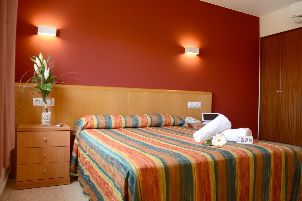 Hotel Europa Figueres  Exterior photo